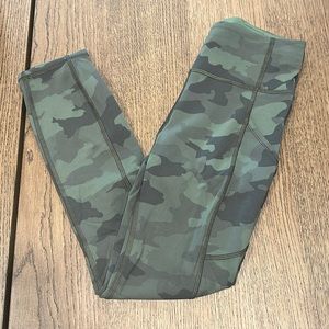 Camo lululemon leggings